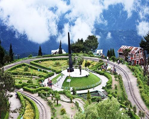 Gangtok (2 N), Darjeeling (2 N)